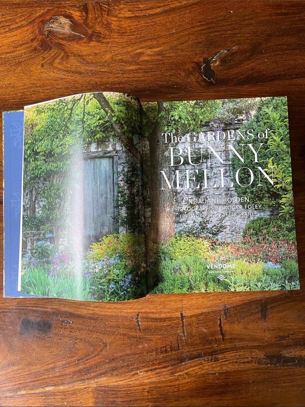 The Gardens of Bunny Mellon – Coffee Table Garden Book (Pink Title) - Picture 7 of 16